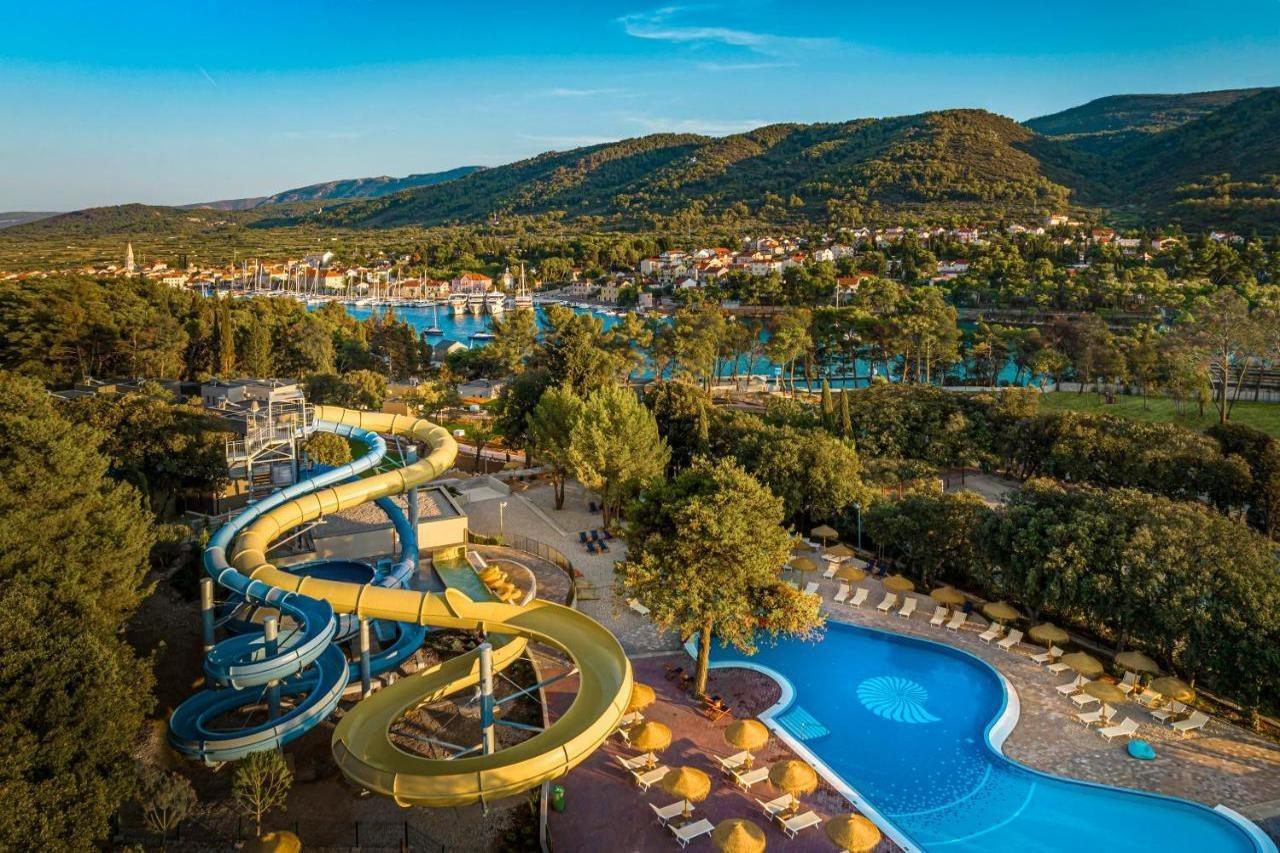 Trim Sunny Apartments By Valamar Stari Grad  Exterior foto